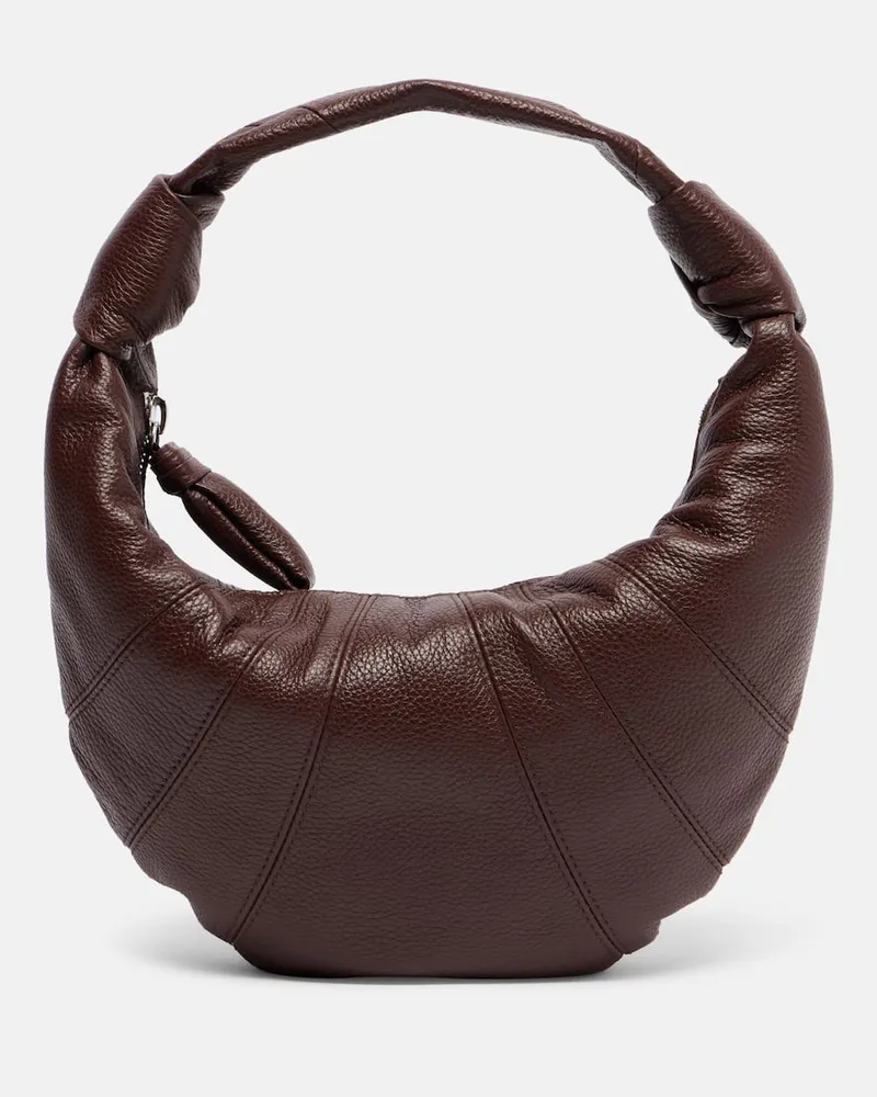 Christophe Lemaire Schultertasche Fortune Croissant Mini aus Leder Braun