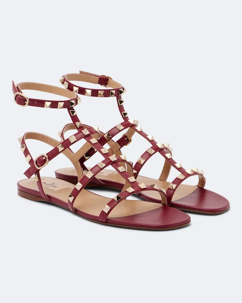 Valentino Garavani Sandalen Rockstud aus Leder Burgunderrot