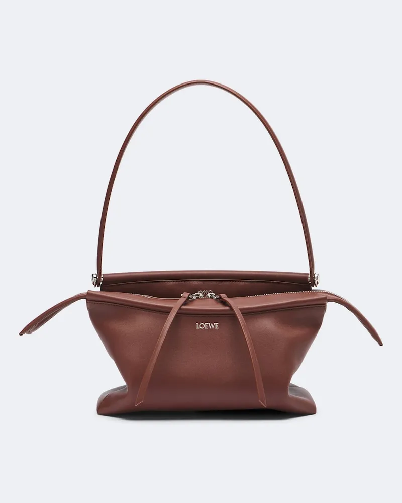 Loewe Schultertasche Whisker Small aus Leder Braun