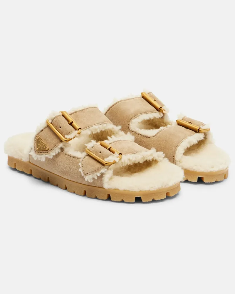Prada Sandalen aus Veloursleder mit Shearling Beige