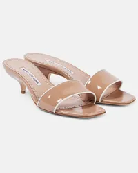 Manolo Blahnik Pantoletten Helamu aus Lackleder Beige