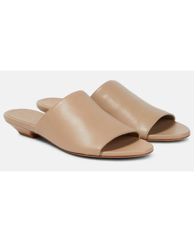 KHAITE Pantoletten Marion aus Leder Beige