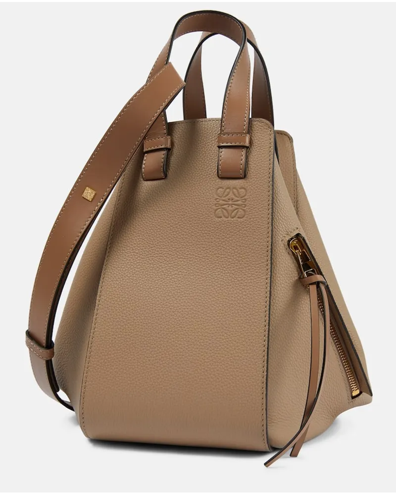 Loewe Tote Hammock Small aus Leder Beige