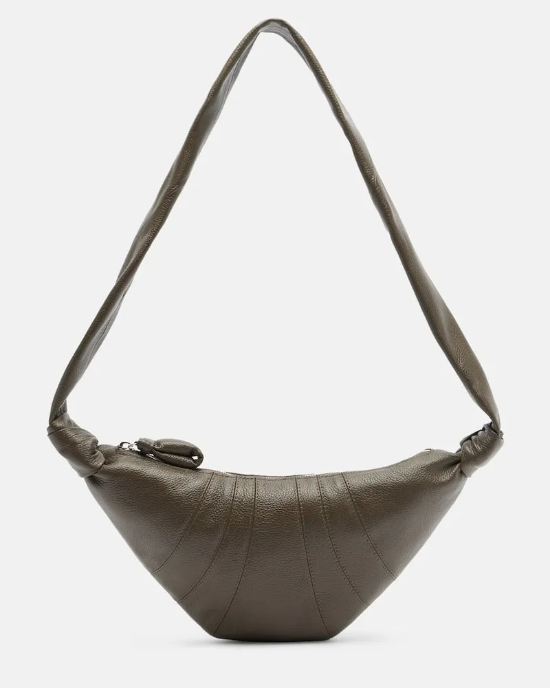 Christophe Lemaire Schultertasche Croissant Small aus Leder Grün