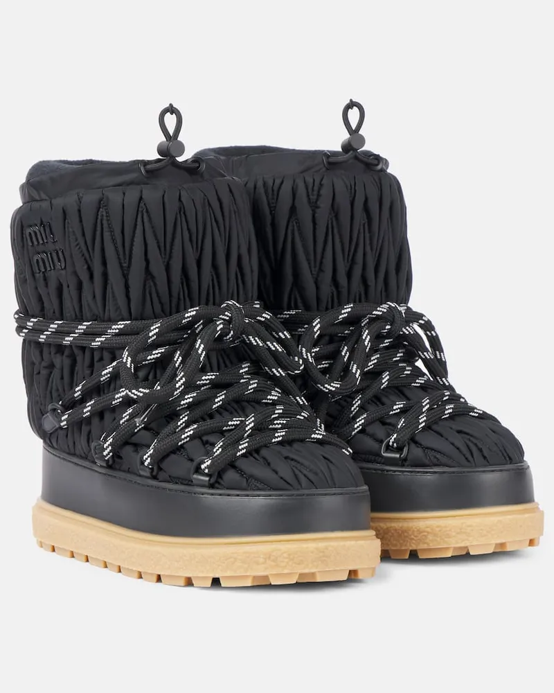 Miu Miu Schneestiefel aus Matelassé Schwarz