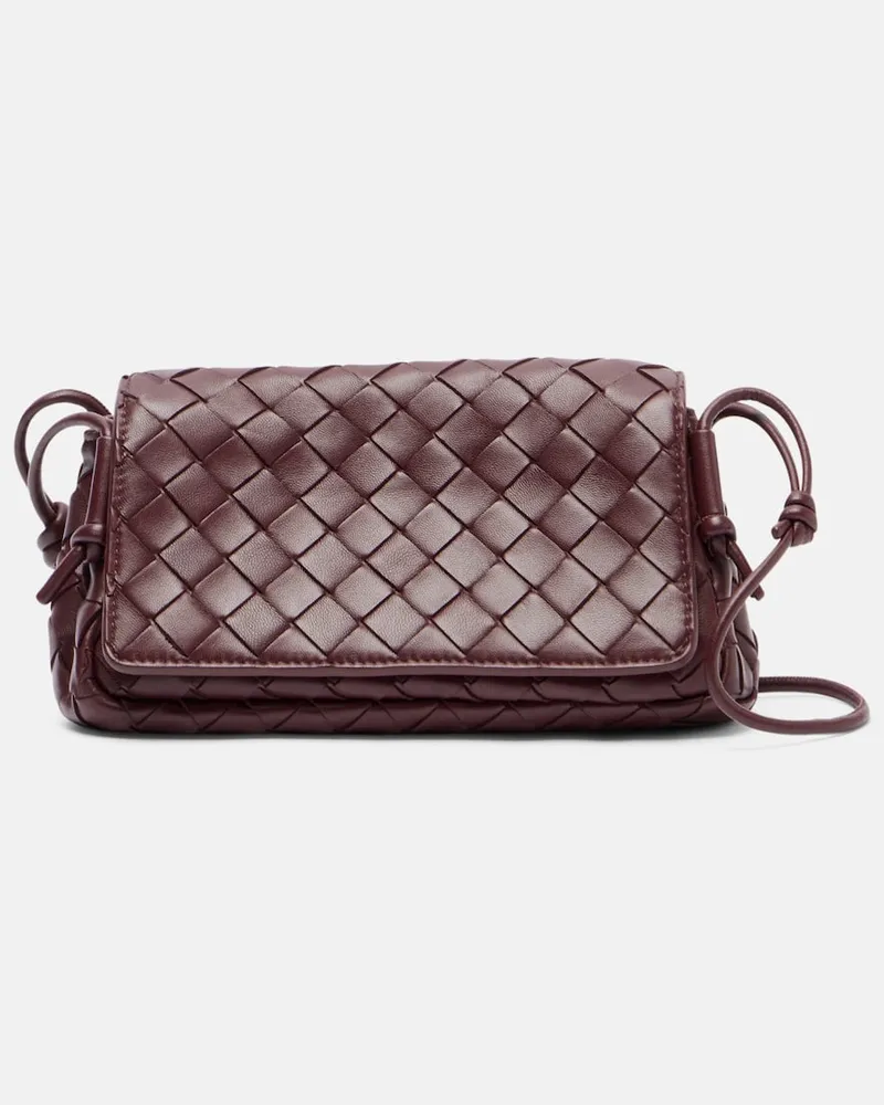 Bottega Veneta Crossbody Bag Notturno aus Leder Burgunderrot