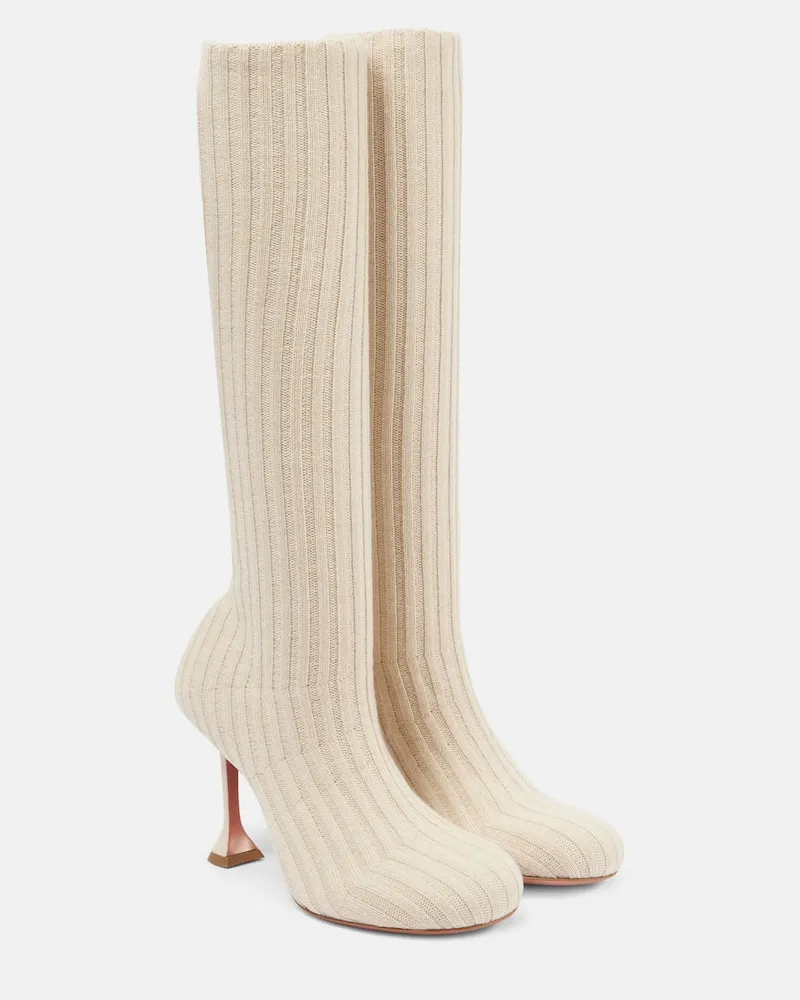 Amina Muaddi Stiefel Veneda 95 aus Strick Beige