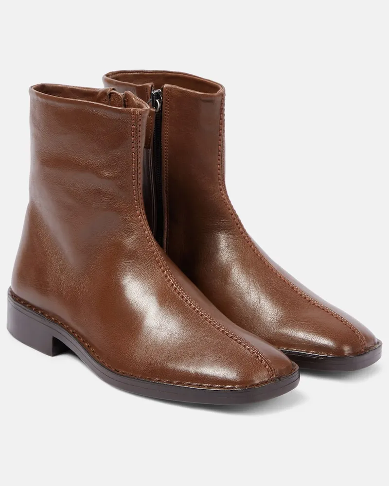 Christophe Lemaire Ankle Boots aus Leder Braun