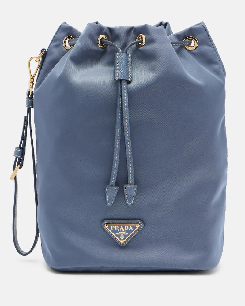 Prada Bucket Bag aus Re-Nylon mit Leder Blau