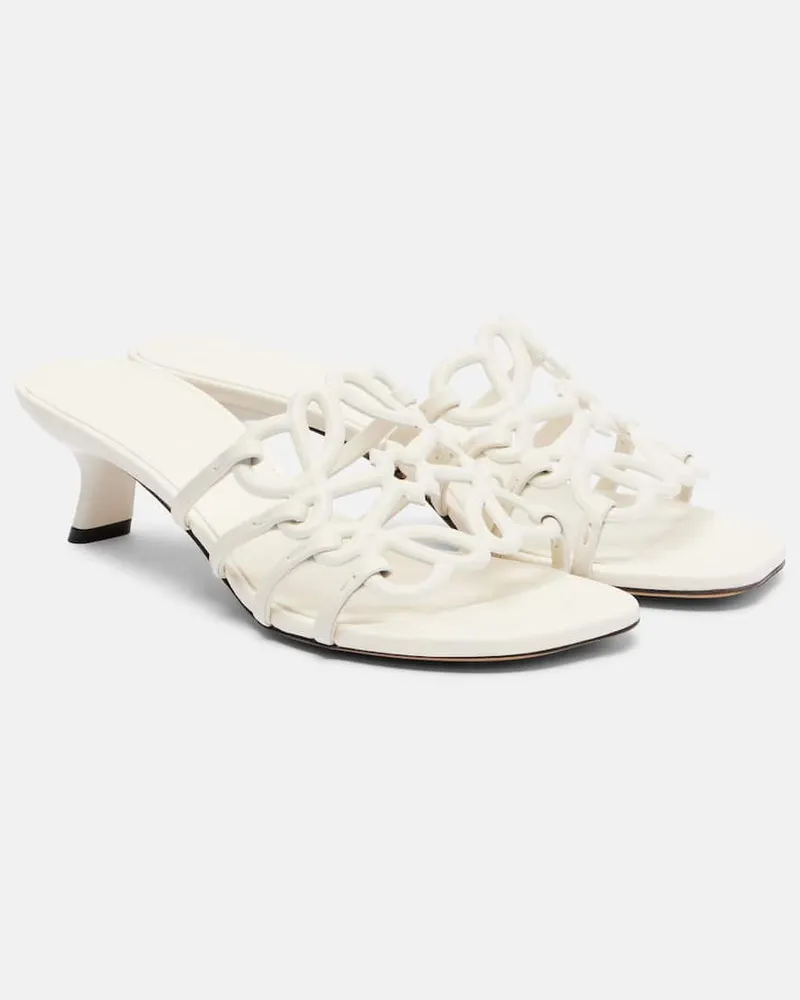 Loewe Pantoletten Petal Anagram aus Leder Weiß