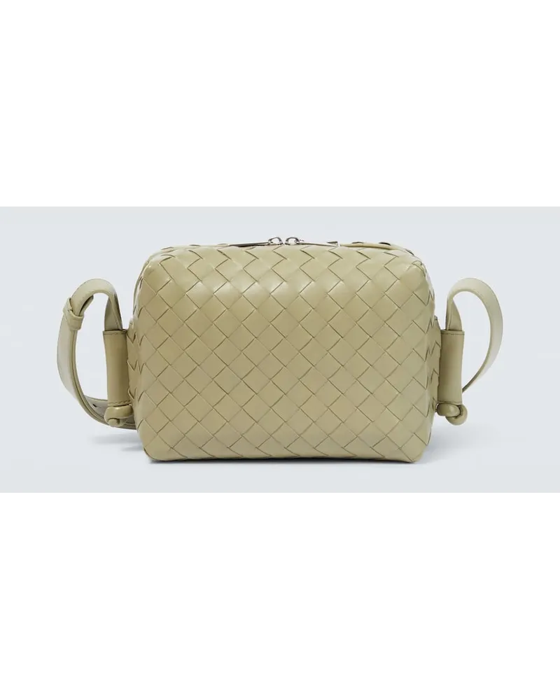 Bottega Veneta Messenger Bag Loop Mini aus Leder Beige