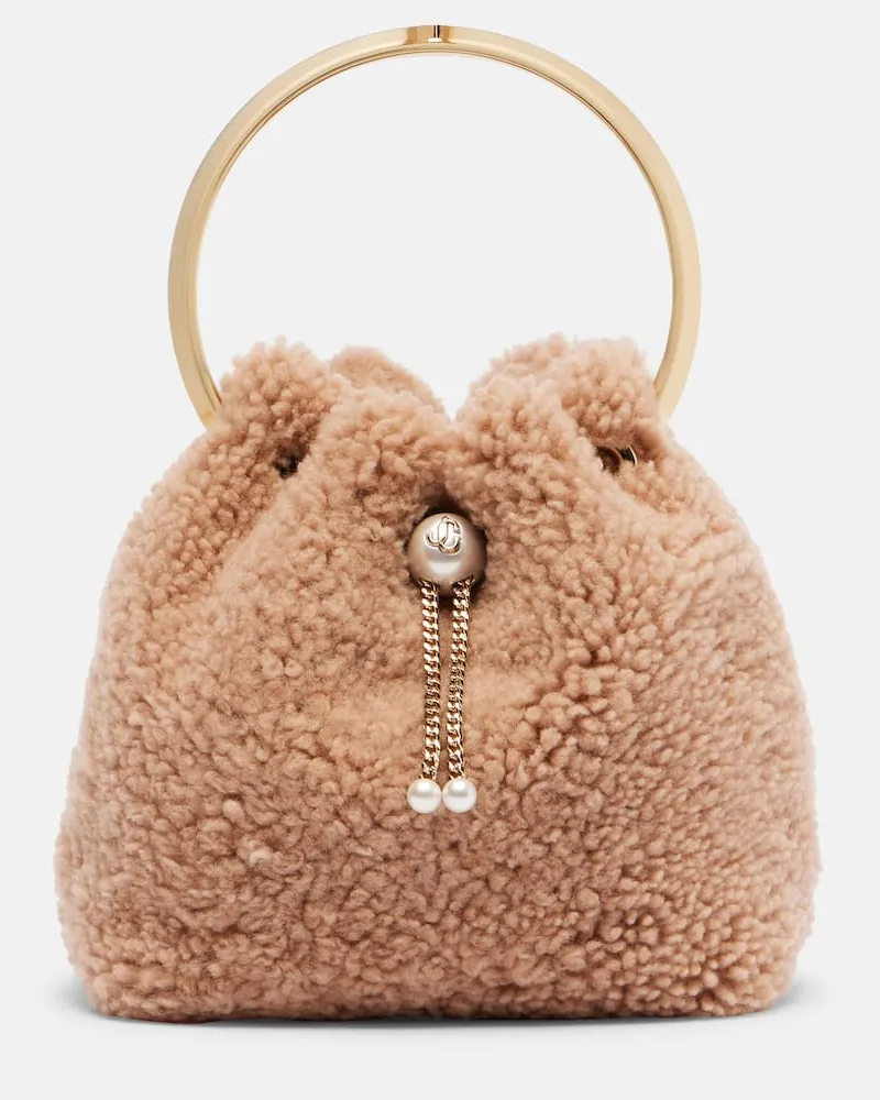 Jimmy Choo Bucket Bag Bon Bon Small aus Shearling Braun