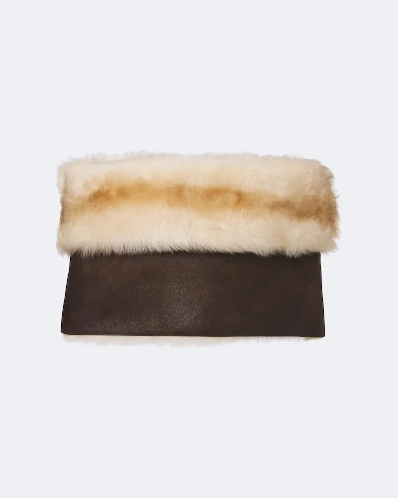Gucci Cropped Off-Shoulde-Top aus Shearling Beige