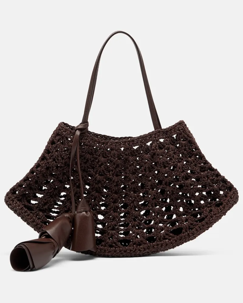 Magda Butrym Henkeltasche Maya Small aus gehäkeltem Leder Braun