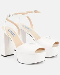 Prada Plateausandalen aus Lackleder Weiss