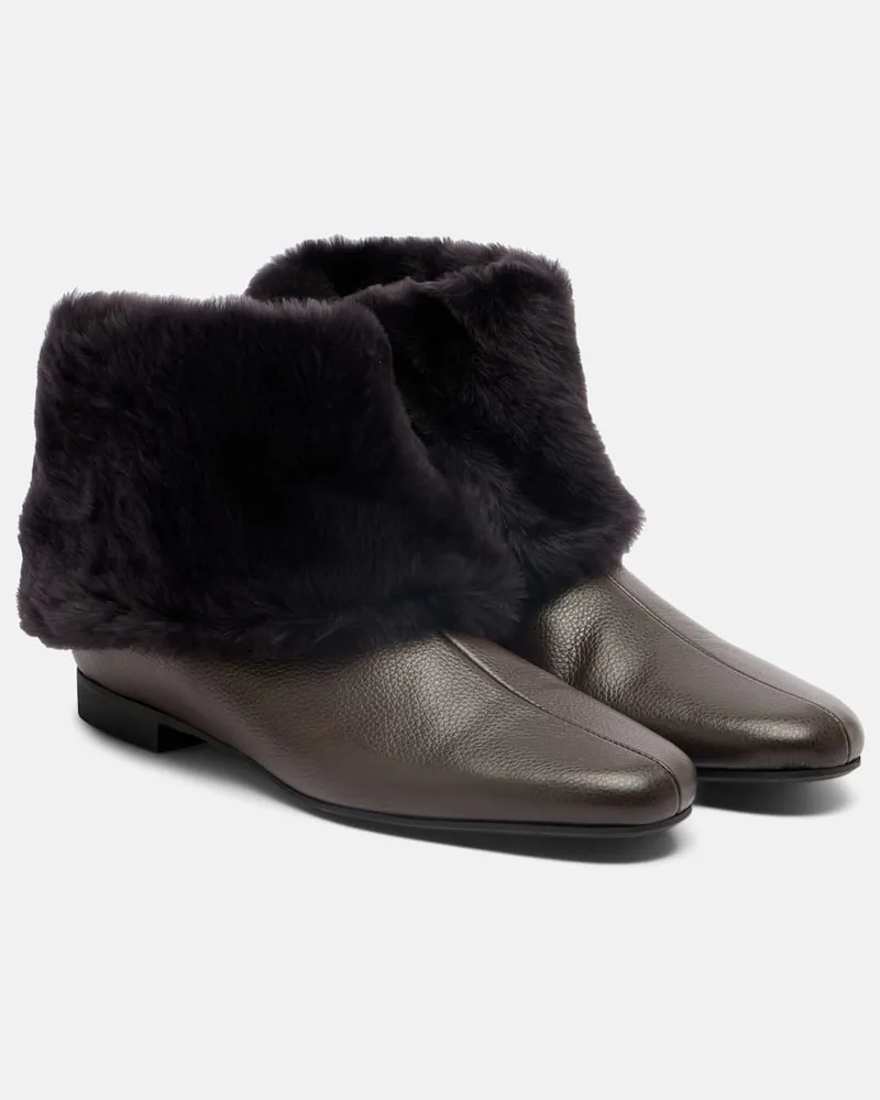 Totême Ankle Boots aus Leder mit Shearling Braun