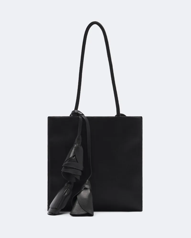 Magda Butrym Schultertasche Julia Small aus Satin Schwarz