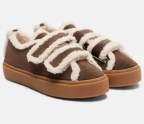 Sneakers aus Veloursleder mit Shearling