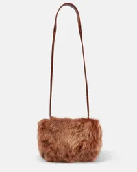 Dries van Noten Schultertasche aus Shearling Braun