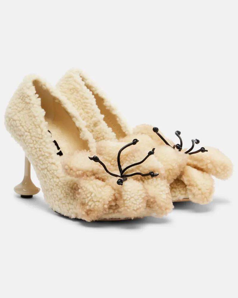 Loewe Pumps Toy aus Shearling Beige