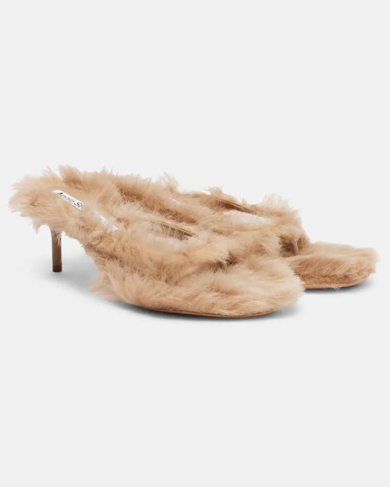 Acne Studios Sandalen aus Shearling Beige