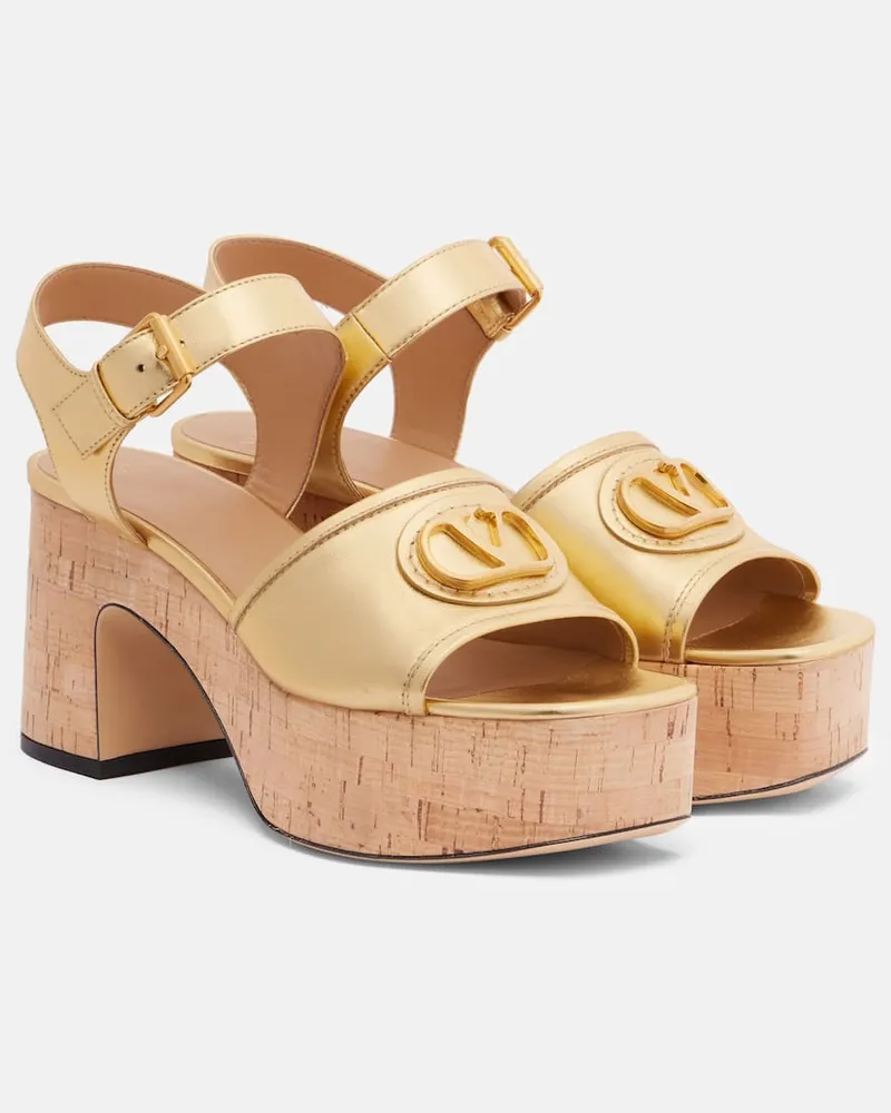 Valentino Garavani Plateausandalen VLogo aus Metallic-Leder Gold