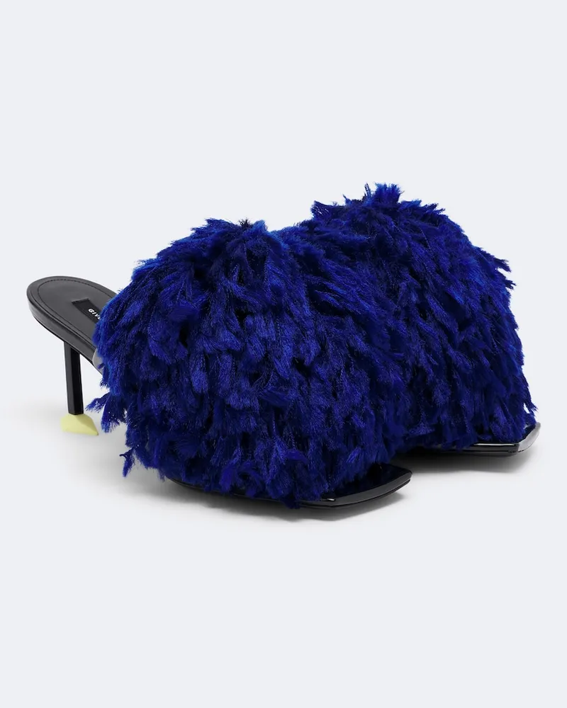 Givenchy Pantoletten Pompom aus Lackleder Blau