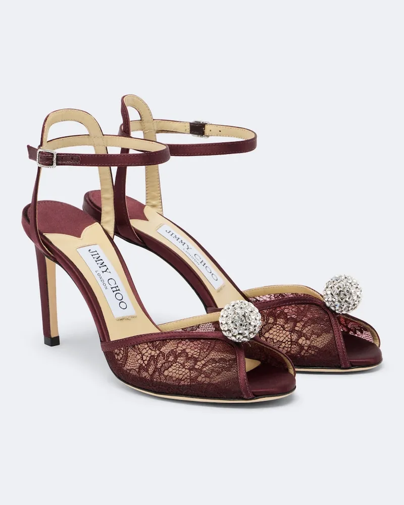 Jimmy Choo Sandalen Sacora aus Spitze mit Kristallen Burgunderrot