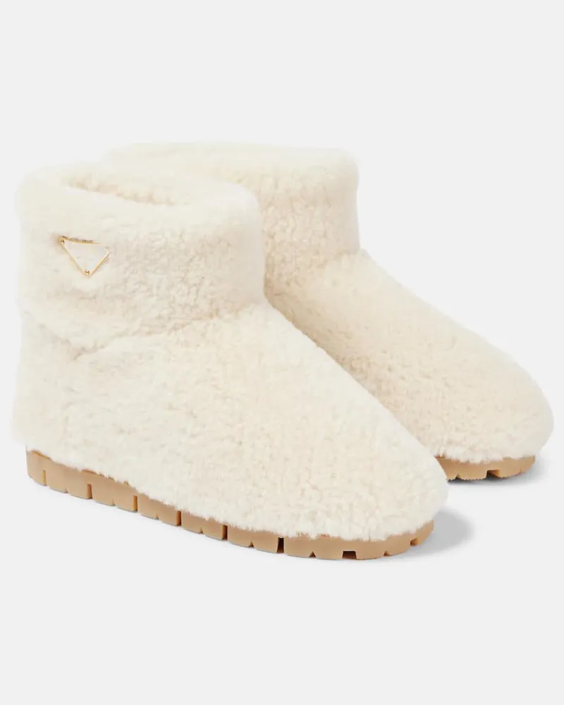 Prada Ankle Boots aus Shearling Beige