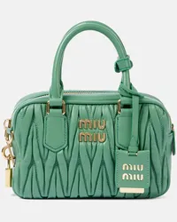 Miu Miu Tote Arcadie Small aus Matelasse-Leder Gruen