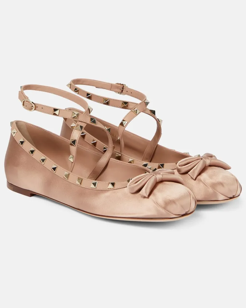 Valentino Garavani Ballerinas Rockstud aus Satin Neutral