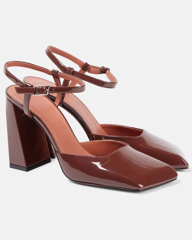 Amina Muaddi Pumps Charlotte 95 aus Lackleder Braun