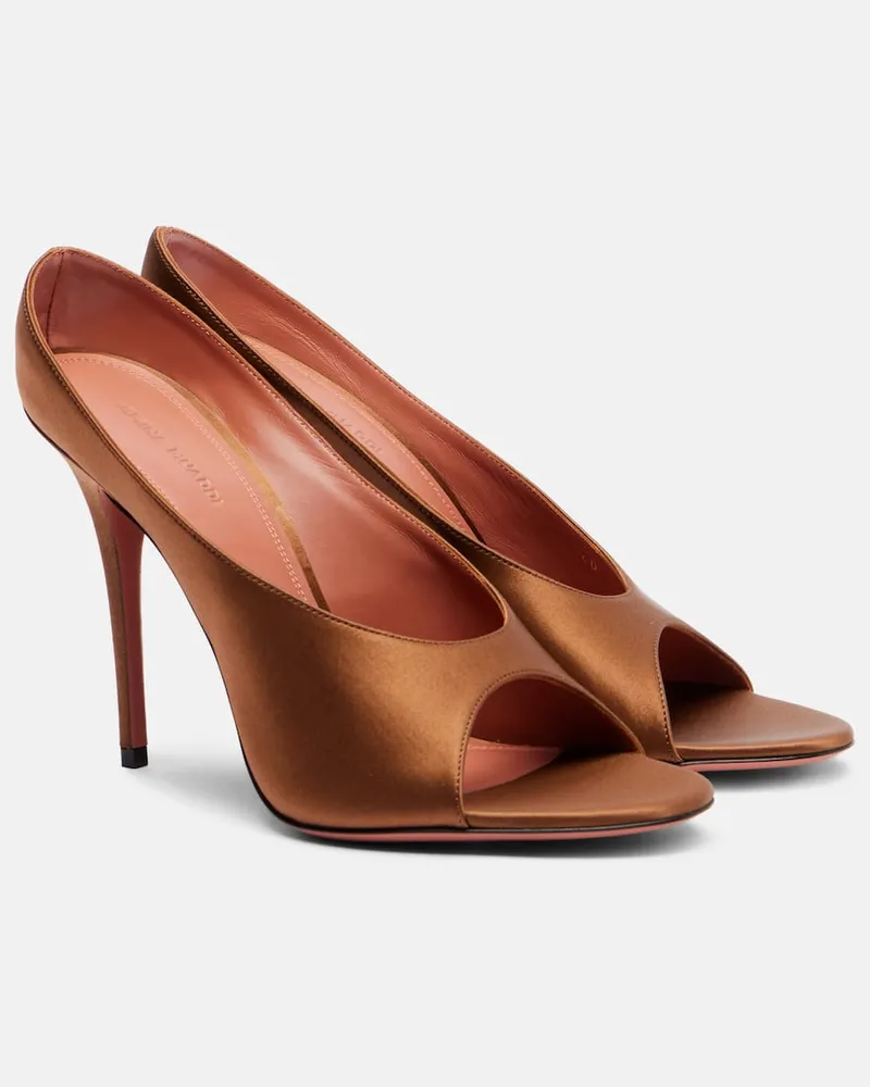 Amina Muaddi Pantoletten Anok 105 aus Satin Braun