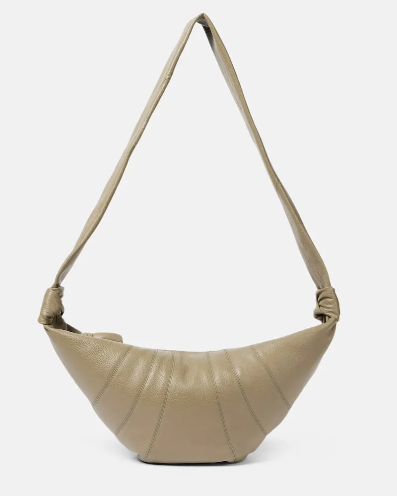 Christophe Lemaire Schultertasche Croissant Medium aus Leder Grün