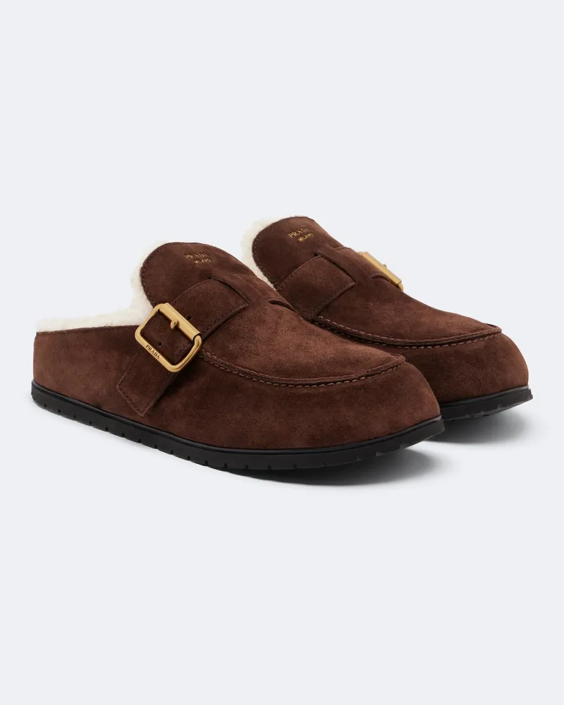 Prada Slippers aus Veloursleder mit Shearling Braun