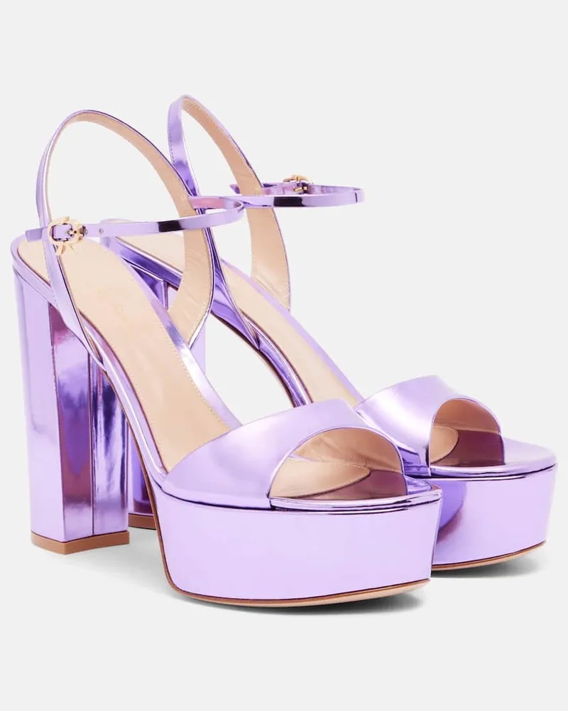 Gianvito Rossi Plateausandalen Marlena 85 aus Metallic-Leder Lila