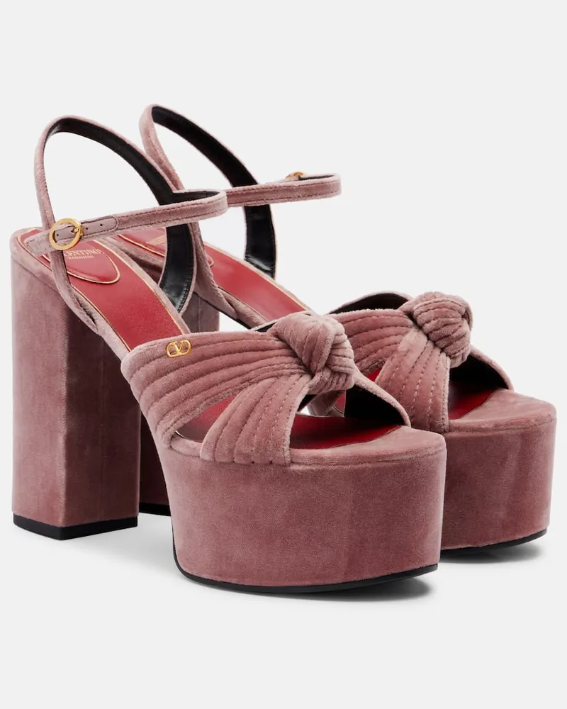 Valentino Garavani Plateausandalen Crasher 125 aus Samt Rosa