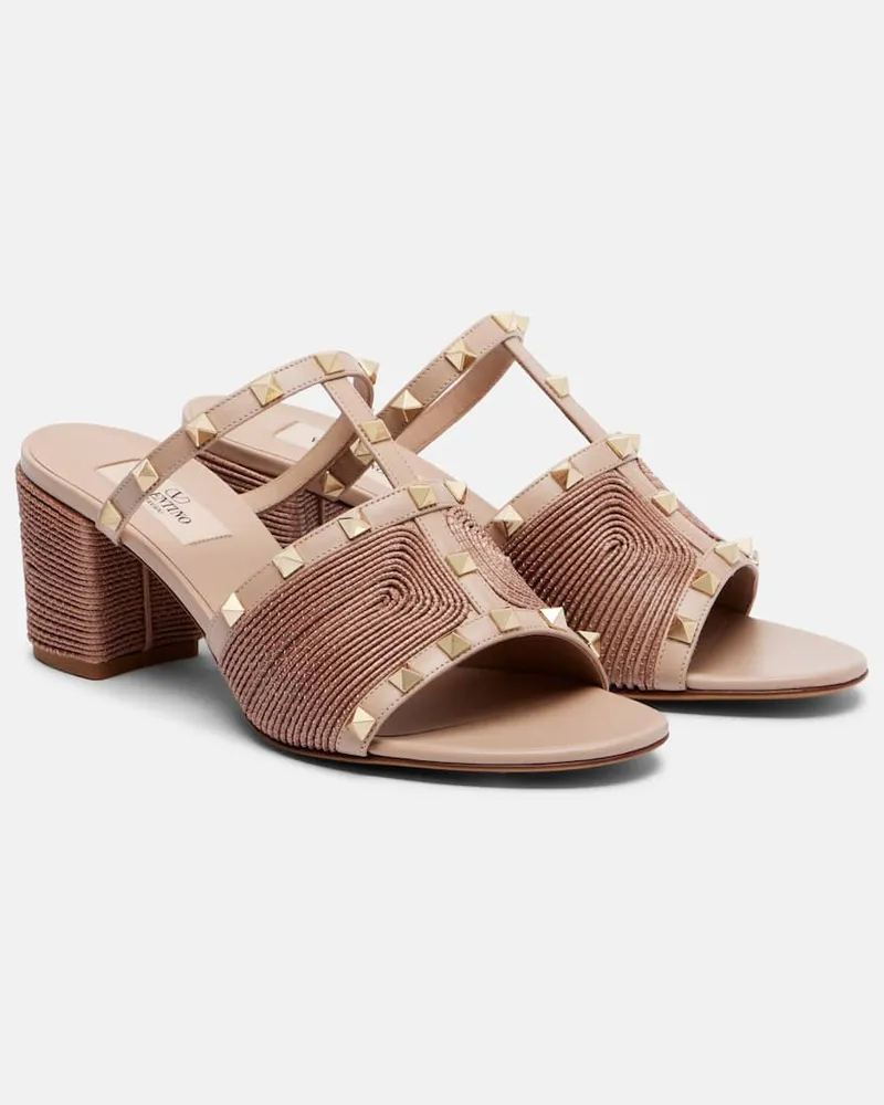 Valentino Garavani Sandalen Rockstud 60 aus Leder Beige
