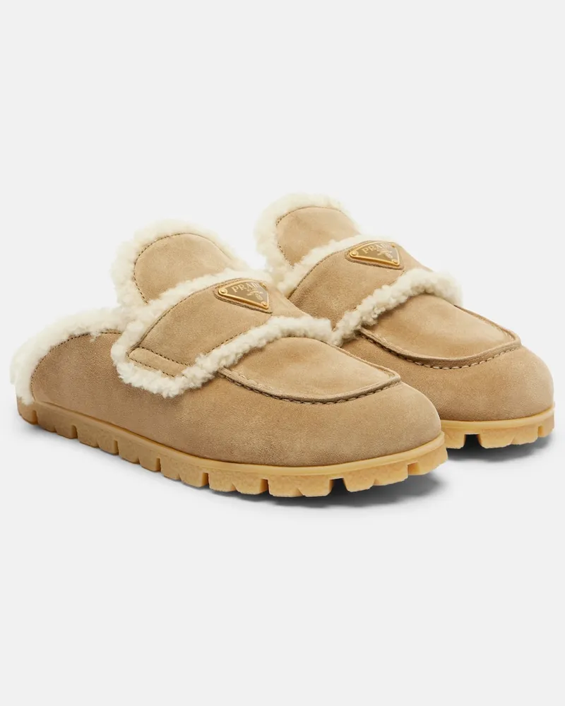 Prada Slippers aus Veloursleder und Shearling Beige