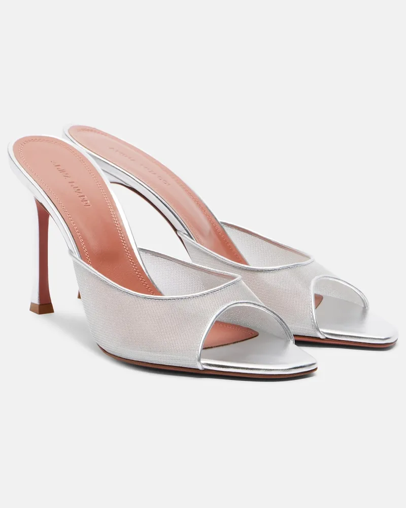 Amina Muaddi Pantoletten Alexa aus Mesh und Leder Silber