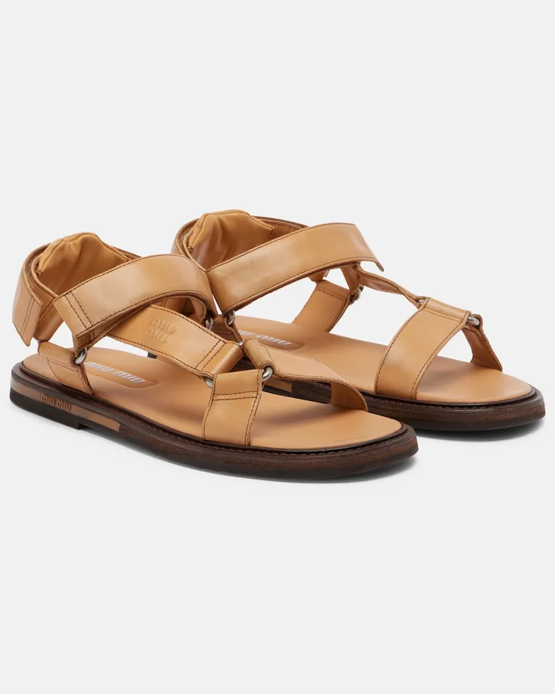 Miu Miu Verzierte Sandalen aus Leder Braun
