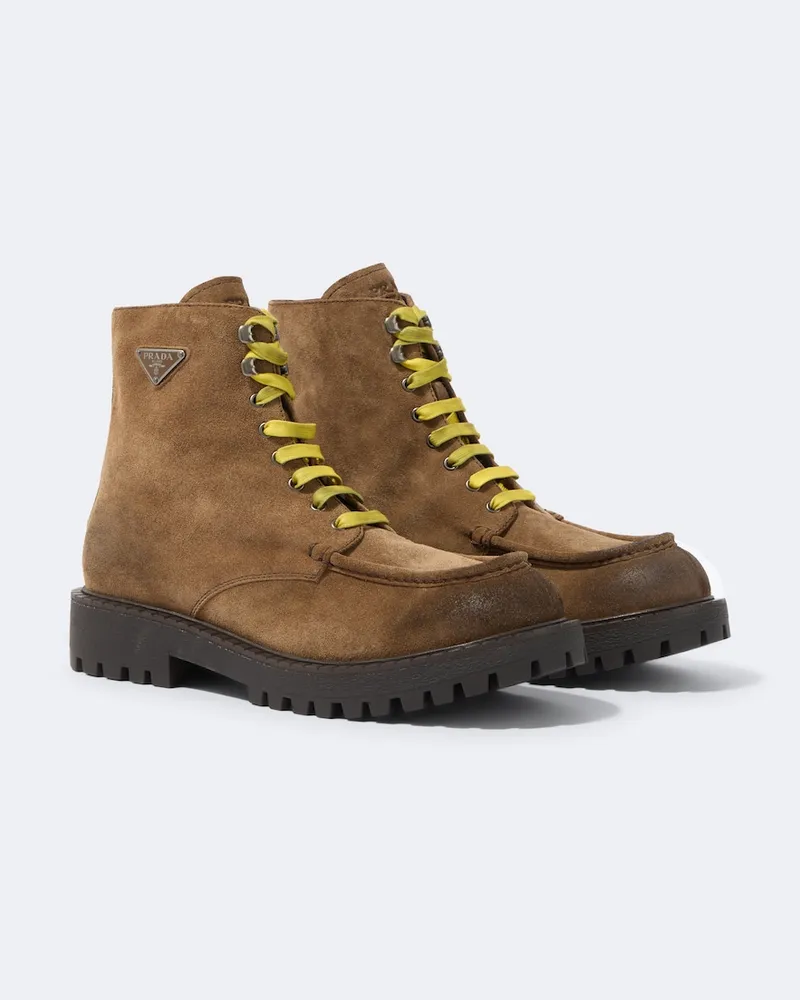 Prada Schnürstiefel aus Veloursleder Braun
