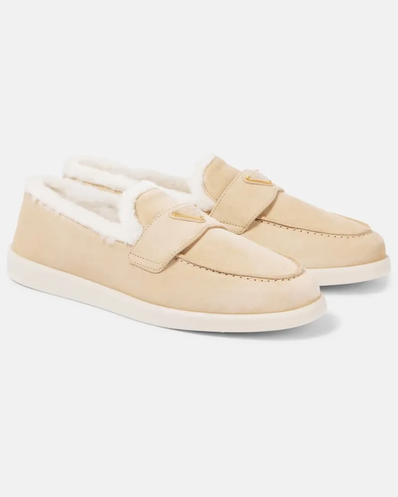 Prada Loafers aus Veloursleder mit Shearling Beige