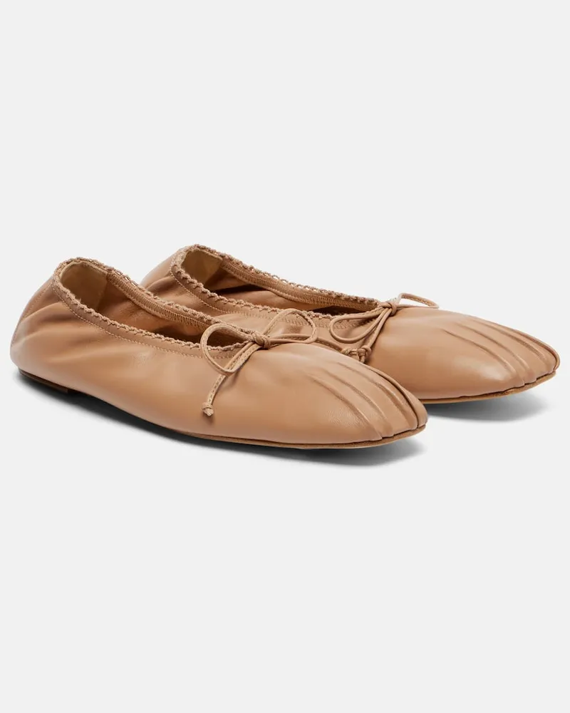 Magda Butrym Ballerinas aus Leder Beige