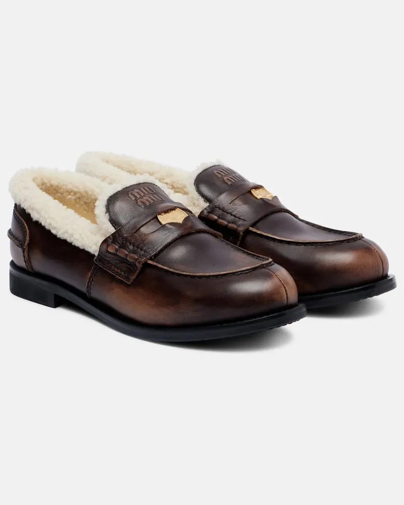 Miu Miu Loafers aus Leder mit Shearling Braun