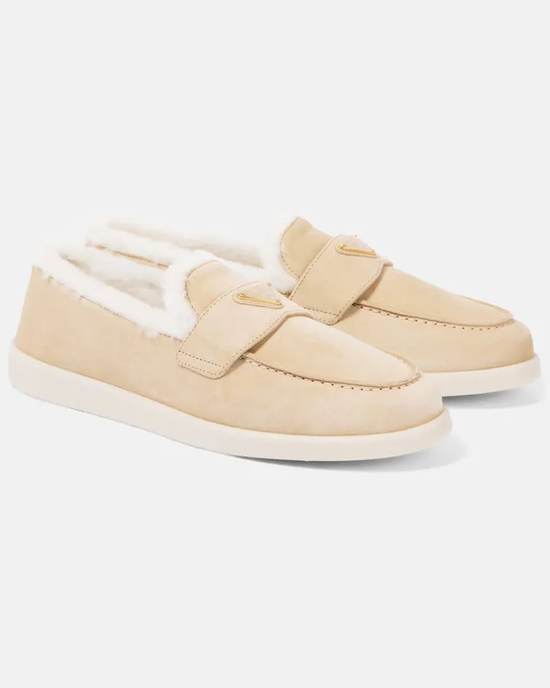 Prada Loafers aus Veloursleder mit Shearling Beige
