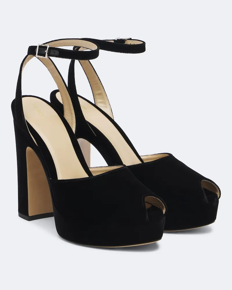 Fendi Plateausandalen aus Samt Schwarz