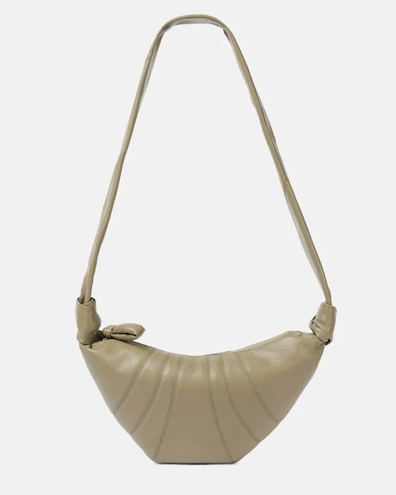 Christophe Lemaire Schultertasche Croissant Small aus Leder Grün