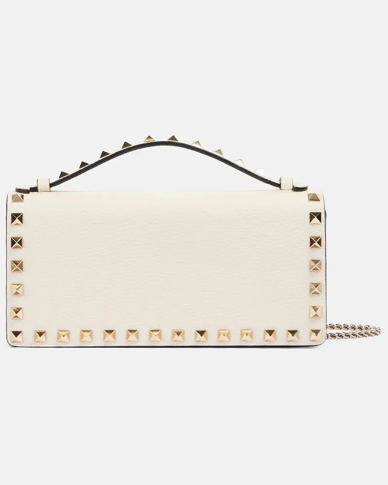Valentino Garavani Portemonnaie mit Kettenriemen Rockstud aus Leder Weiß