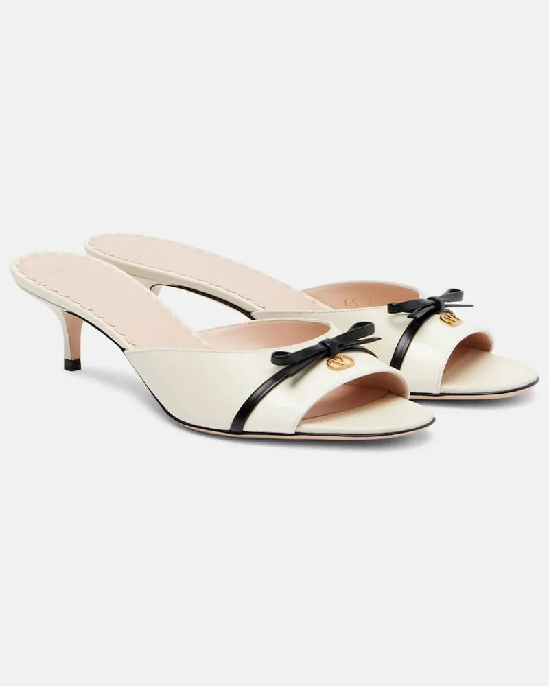 Valentino Garavani Pantoletten Bepointy 45 aus Lackleder Weiß